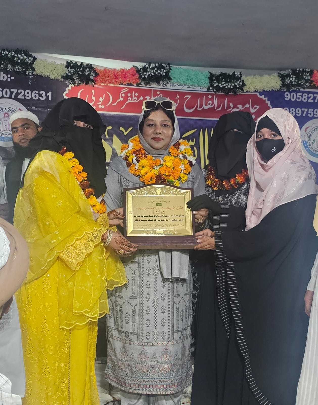Advocate Shahjabeen Qazi addressing rural mothers and scholars on legal self-reliance